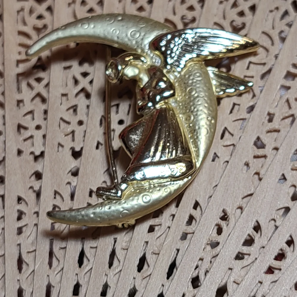 Angel/moon Brooch For Sale Today Gold Tone